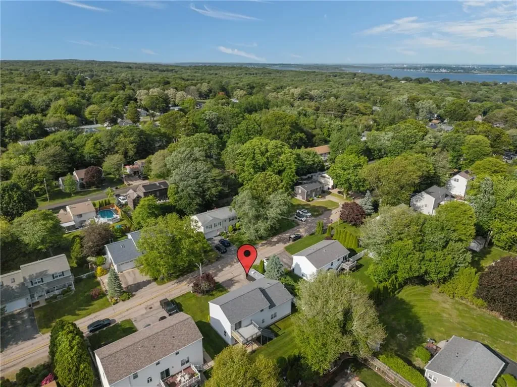 40 Conanicus Road Narragansett RI 02882