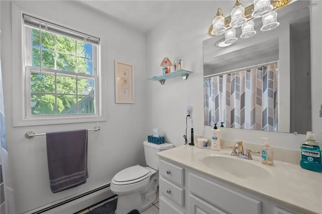 40 Conanicus Road Narragansett RI 02882