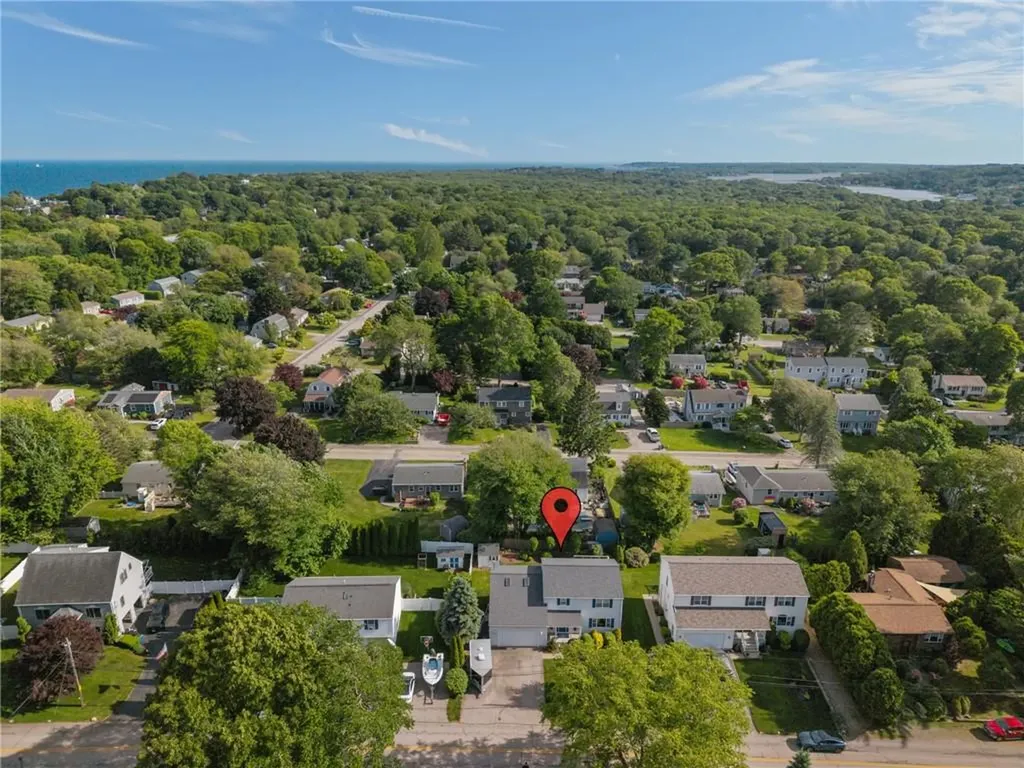 40 Conanicus Road Narragansett RI 02882