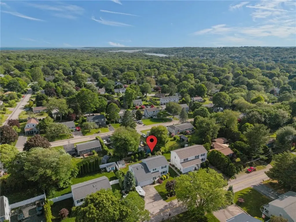 40 Conanicus Road Narragansett RI 02882