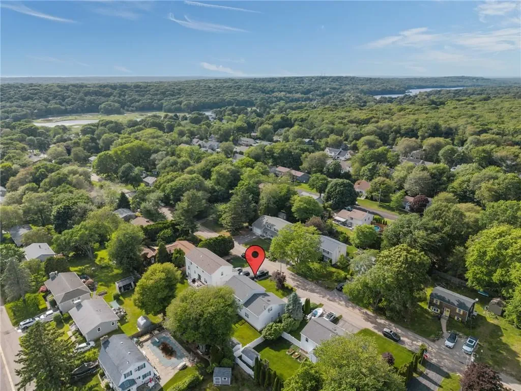 40 Conanicus Road Narragansett RI 02882