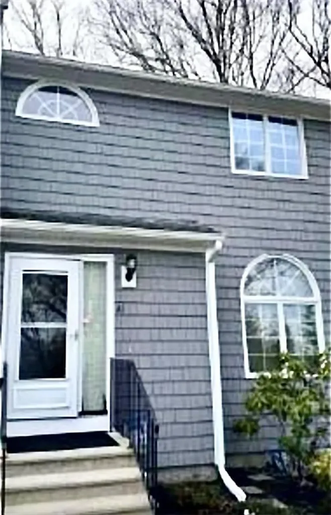 325 New London Avenue Warwick RI 02886