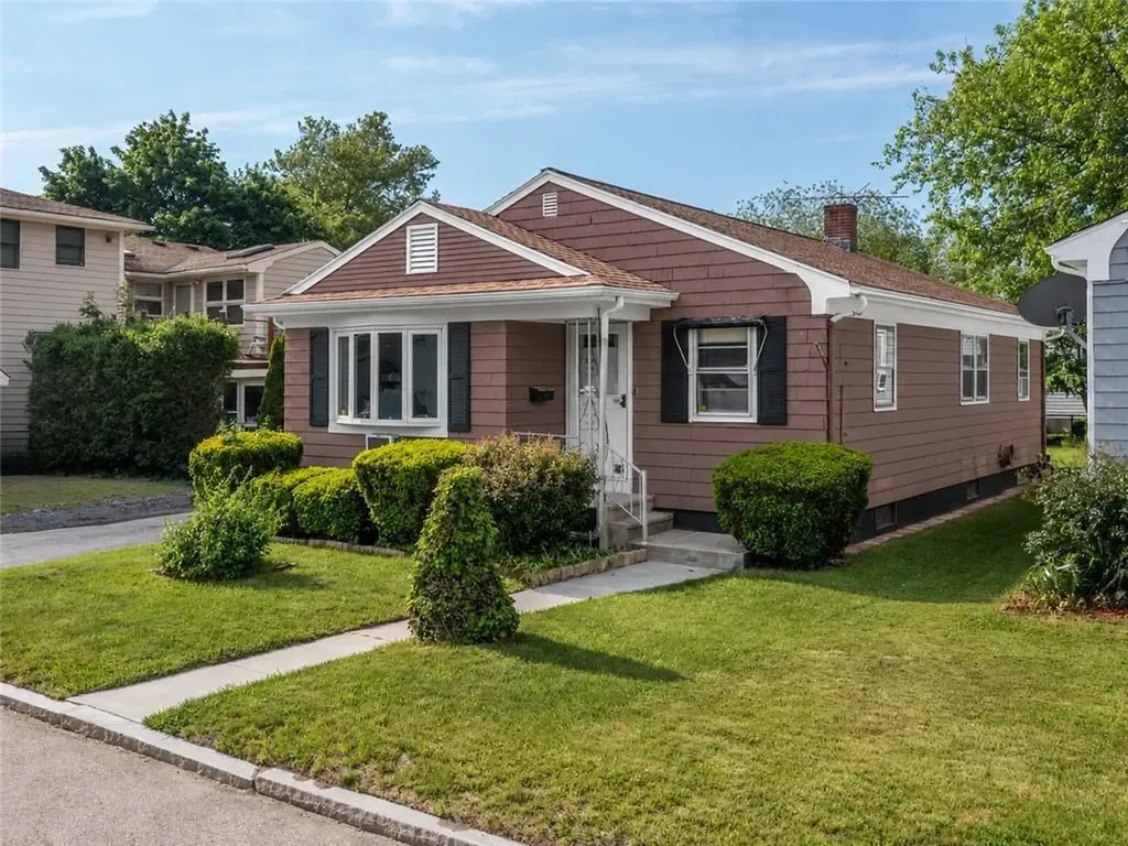 33 Alden Street Providence RI 02909