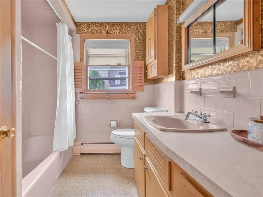 33 Alden Street Providence RI 02909