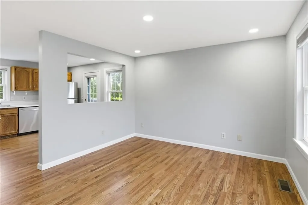 49 Harvest Road Middletown RI 02842