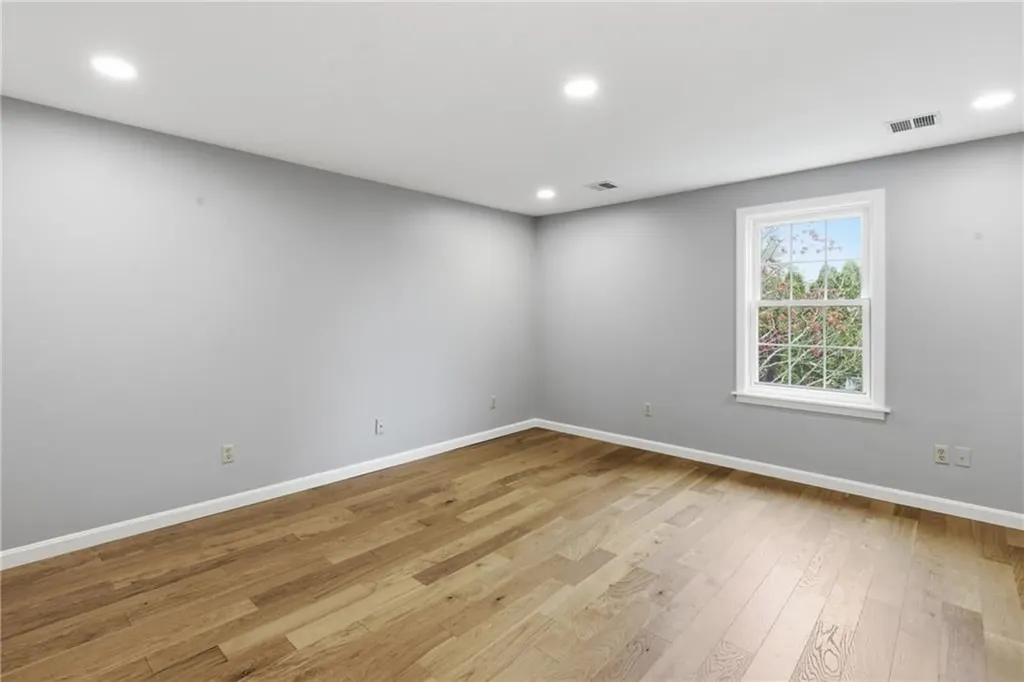 49 Harvest Road Middletown RI 02842