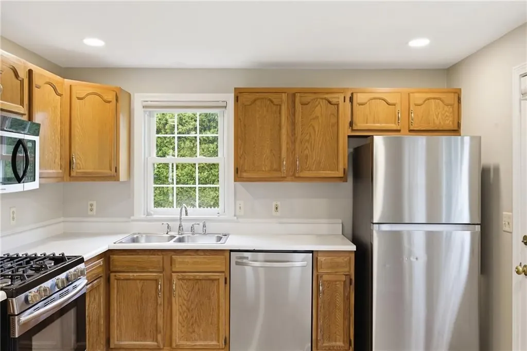 49 Harvest Road Middletown RI 02842
