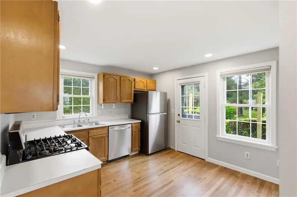 49 Harvest Road Middletown RI 02842
