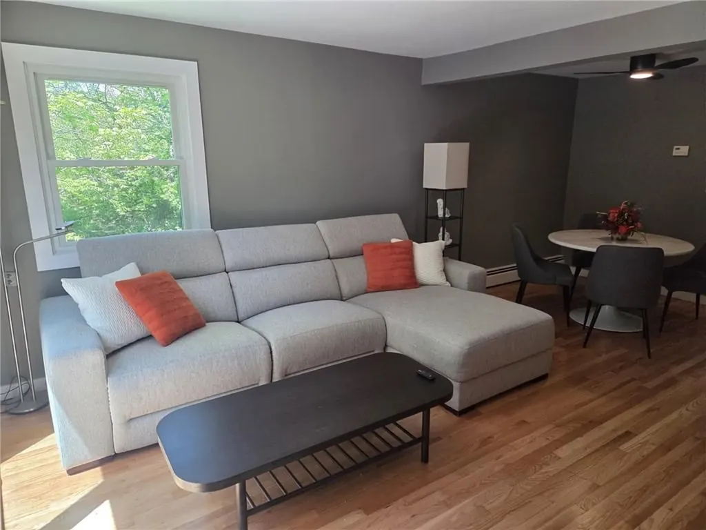 21 Sterling Drive Tiverton RI 02878