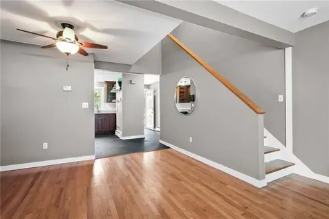 21 Sterling Drive Tiverton RI 02878