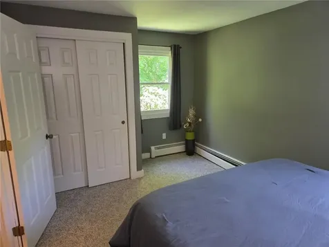 21 Sterling Drive Tiverton RI 02878