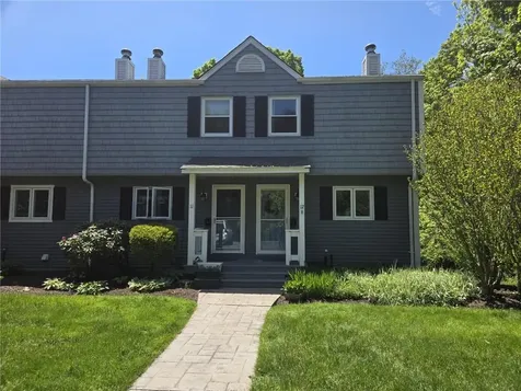 21 Sterling Drive Tiverton RI 02878