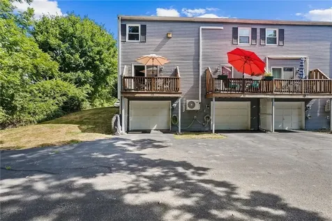 21 Sterling Drive Tiverton RI 02878