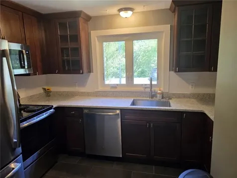 21 Sterling Drive Tiverton RI 02878