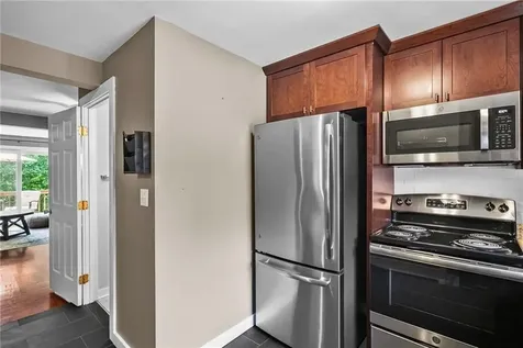 21 Sterling Drive Tiverton RI 02878
