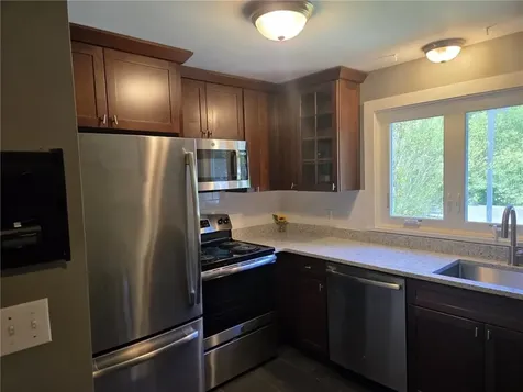 21 Sterling Drive Tiverton RI 02878