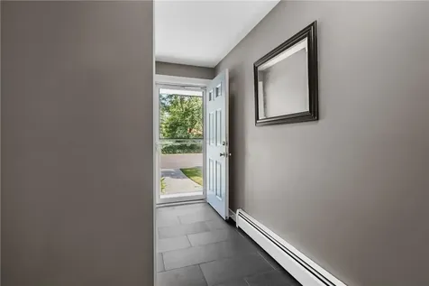 21 Sterling Drive Tiverton RI 02878