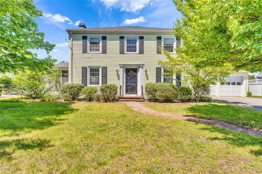 172 Hoyt Avenue East Providence RI 02916