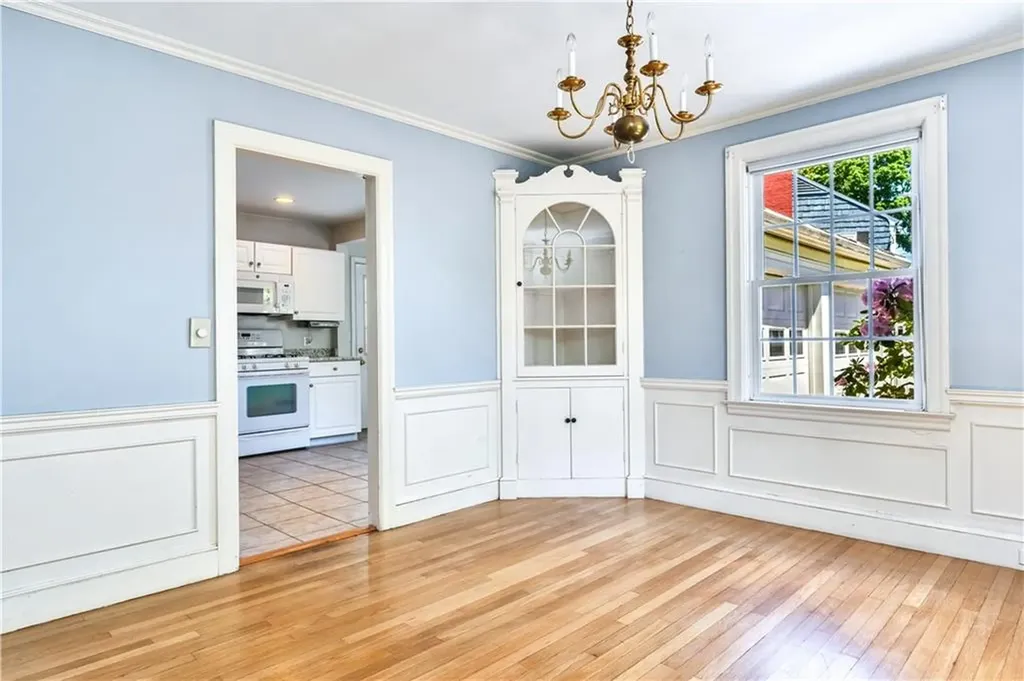 172 Hoyt Avenue East Providence RI 02916