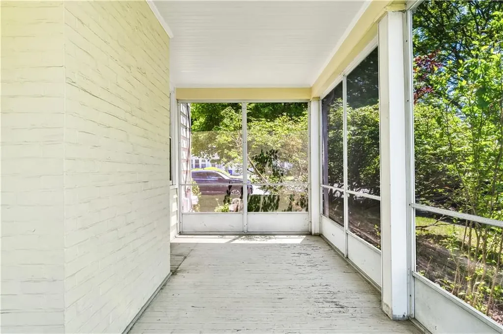 172 Hoyt Avenue East Providence RI 02916