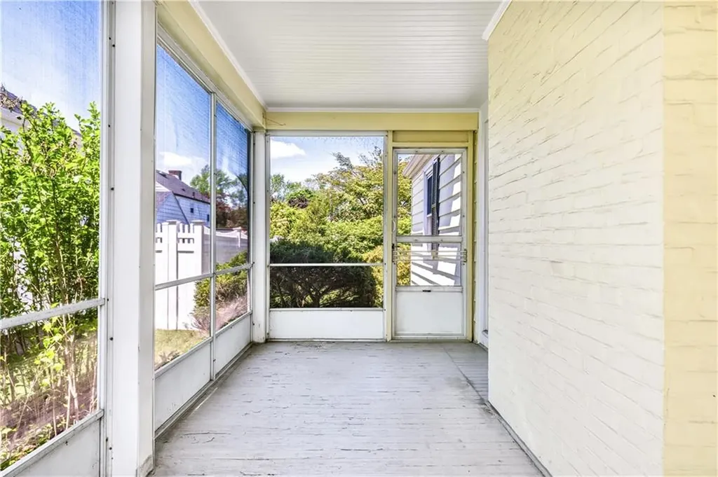 172 Hoyt Avenue East Providence RI 02916