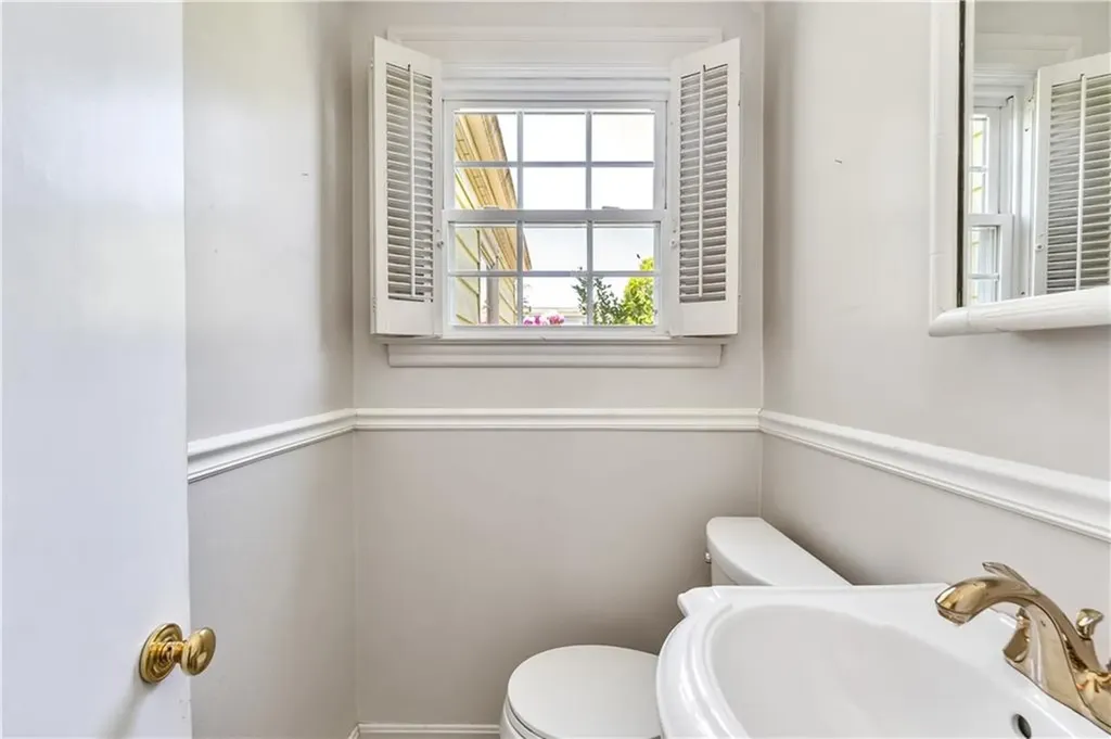 172 Hoyt Avenue East Providence RI 02916