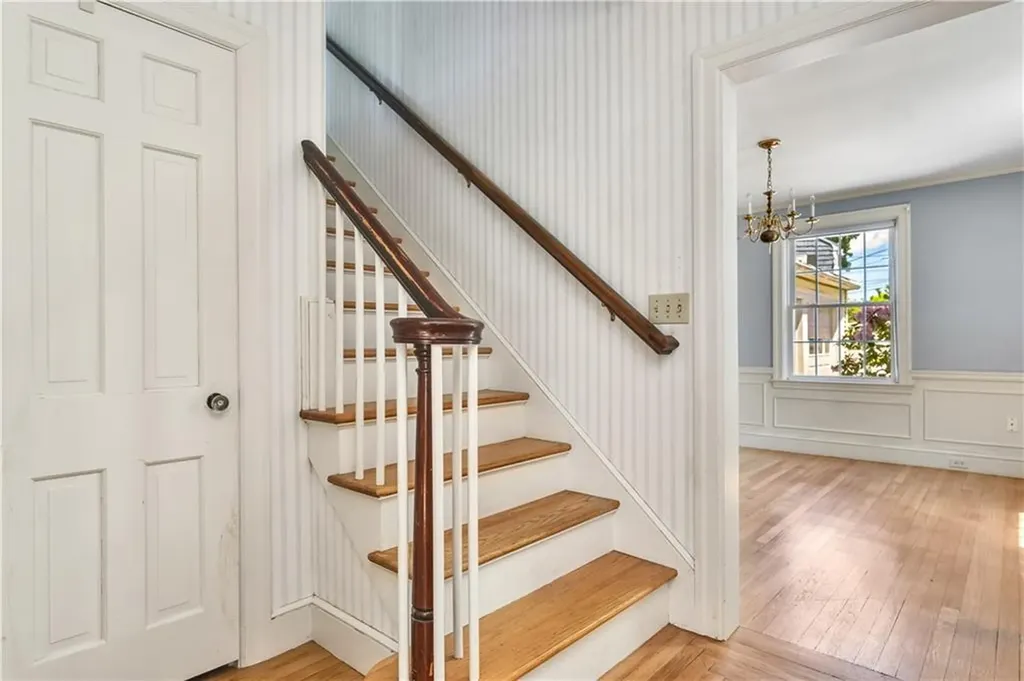 172 Hoyt Avenue East Providence RI 02916