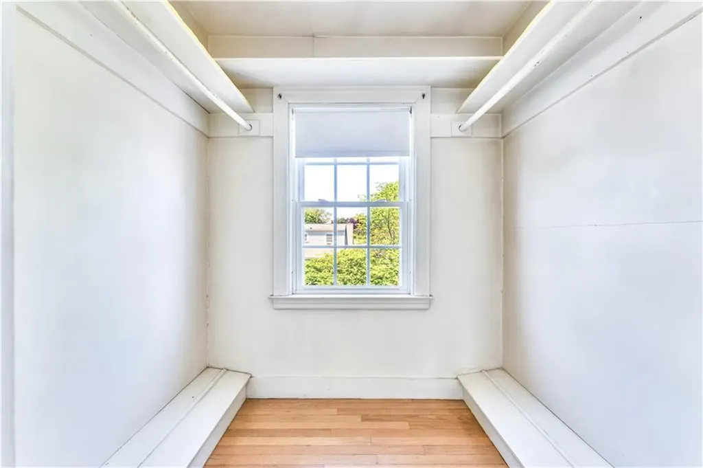 172 Hoyt Avenue East Providence RI 02916