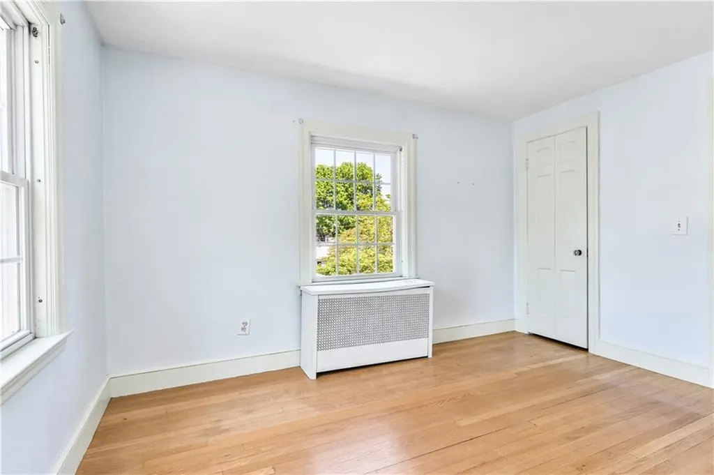 172 Hoyt Avenue East Providence RI 02916