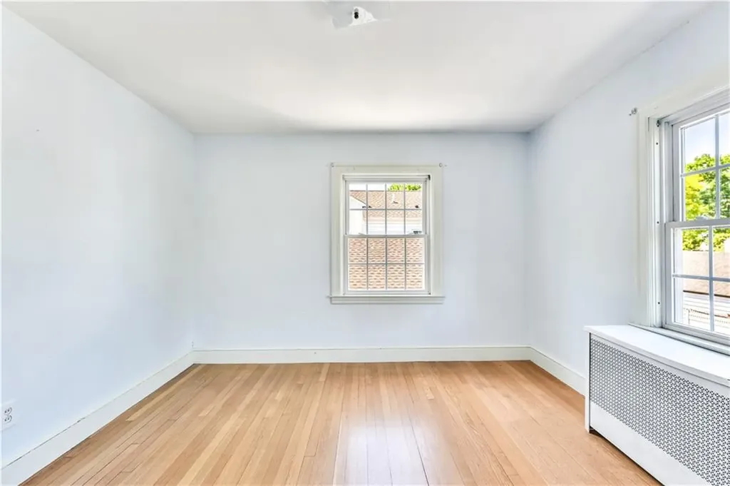 172 Hoyt Avenue East Providence RI 02916