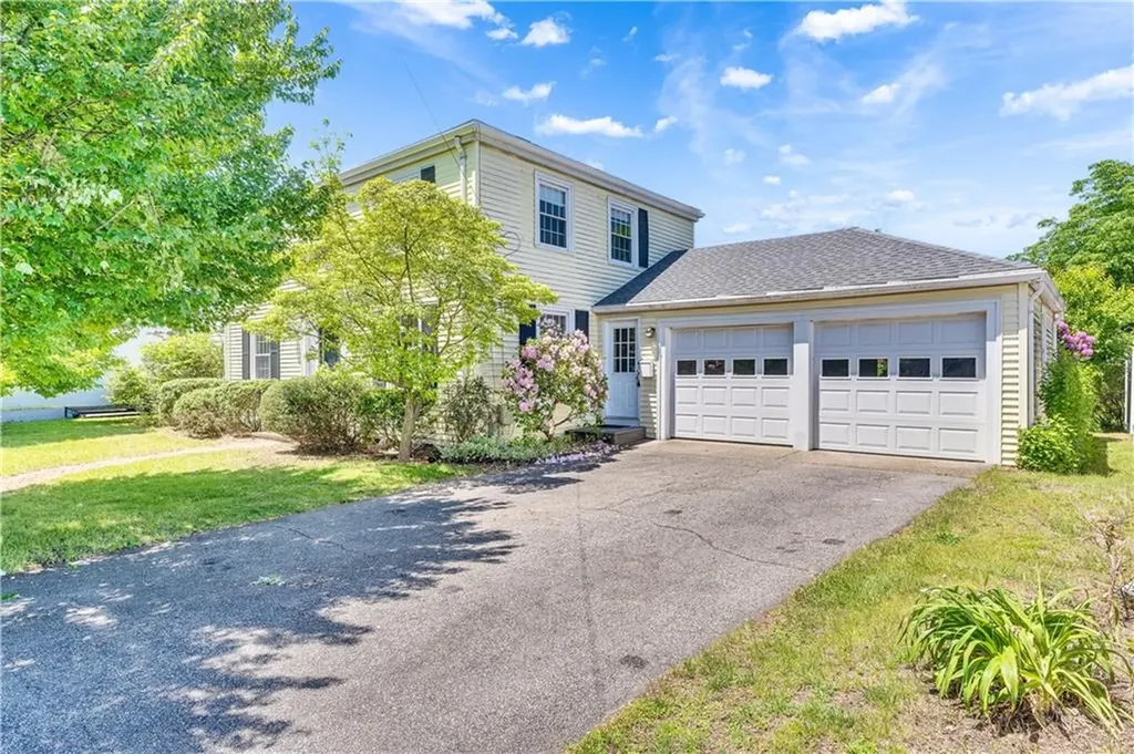 172 Hoyt Avenue East Providence RI 02916