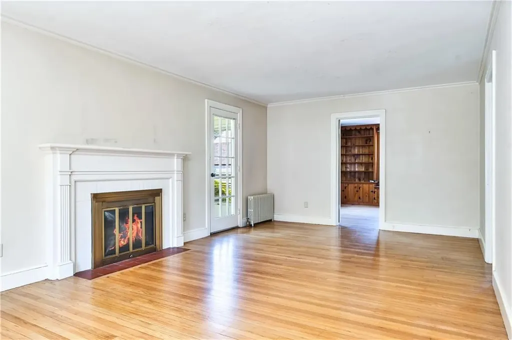 172 Hoyt Avenue East Providence RI 02916