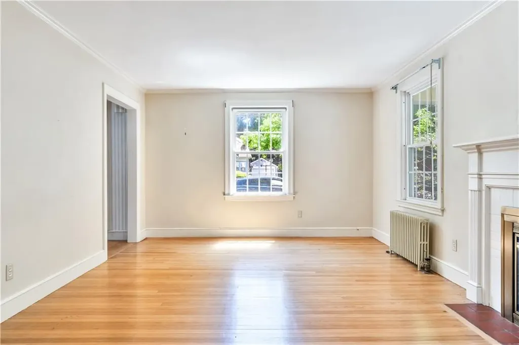 172 Hoyt Avenue East Providence RI 02916