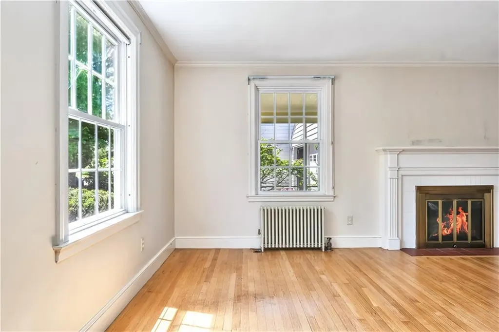 172 Hoyt Avenue East Providence RI 02916