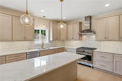 413 New River Road Lincoln RI 02838