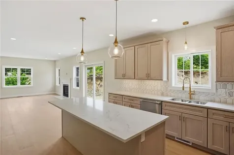 413 New River Road Lincoln RI 02838