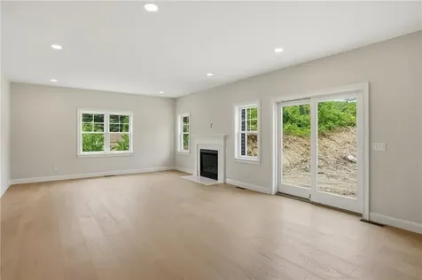 413 New River Road Lincoln RI 02838