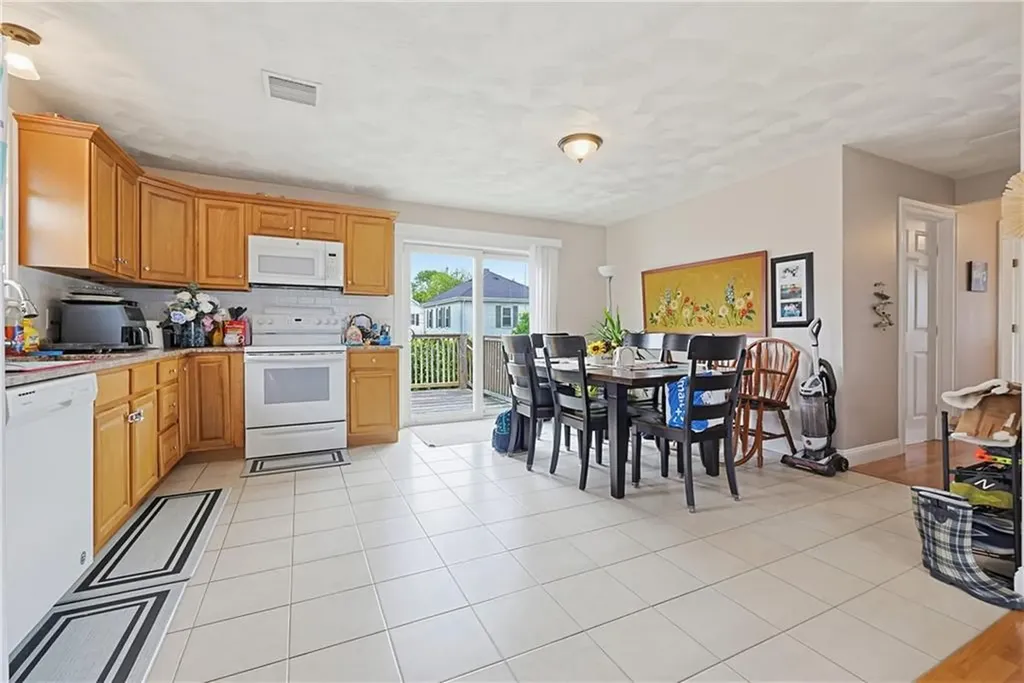 6 Wilson Street Bristol RI 02809