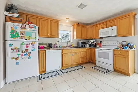 6 Wilson Street Bristol RI 02809