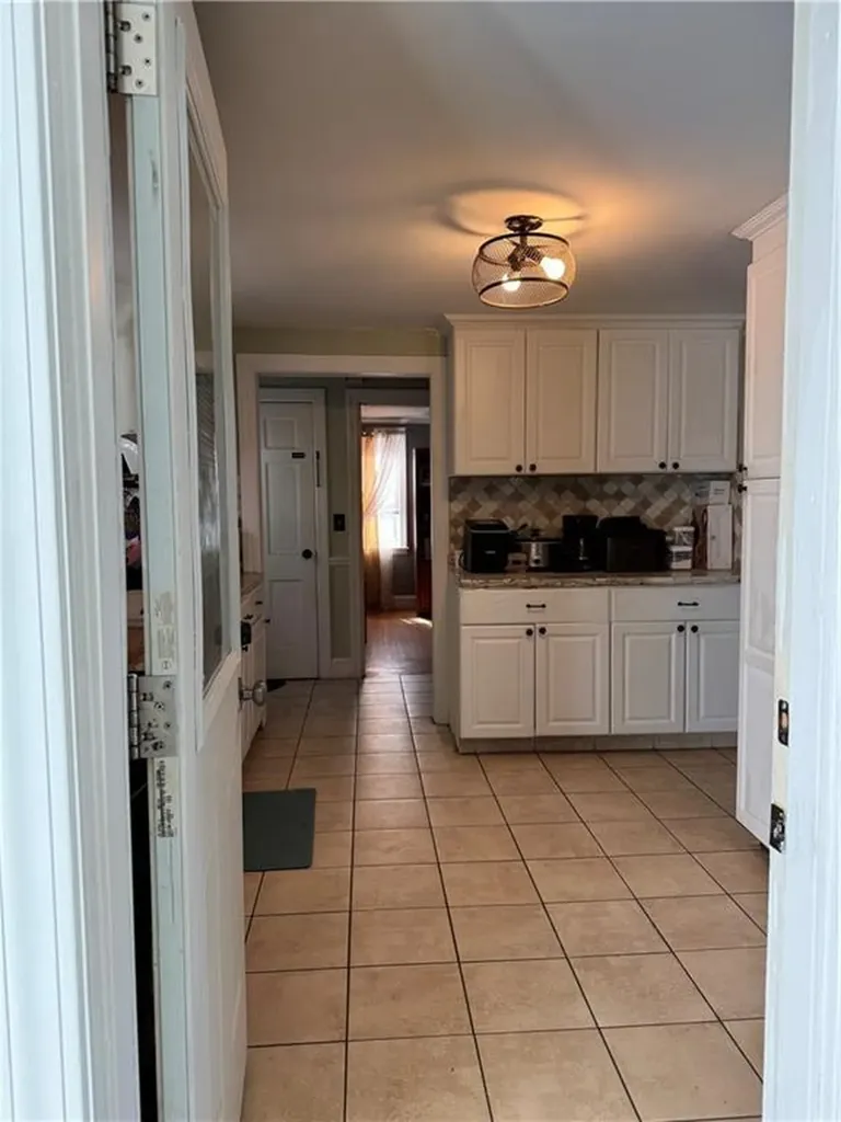 199 Main Avenue Warwick RI 02886