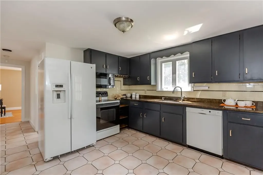 11 Palm Boulevard Warwick RI 02888