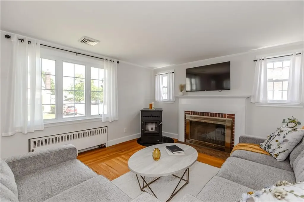 11 Palm Boulevard Warwick RI 02888