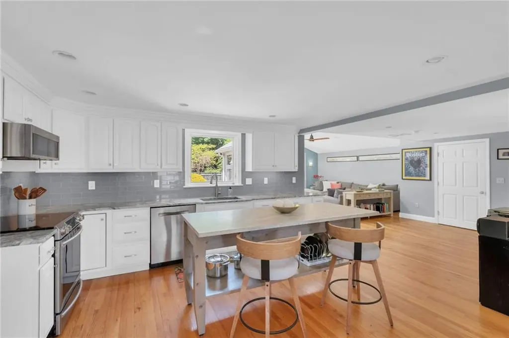 6 Driftwood Drive Barrington RI 02806