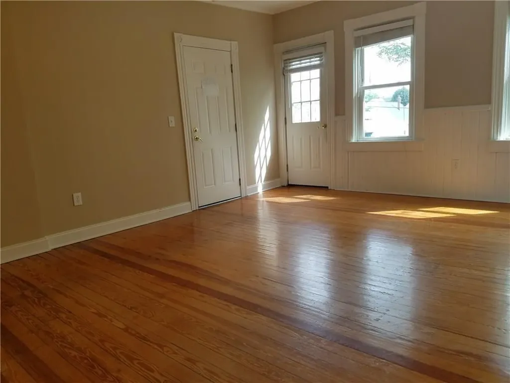 3 Bay View Avenue Bristol RI 02809
