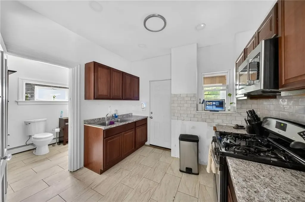 293 Swan Street Providence RI 02905