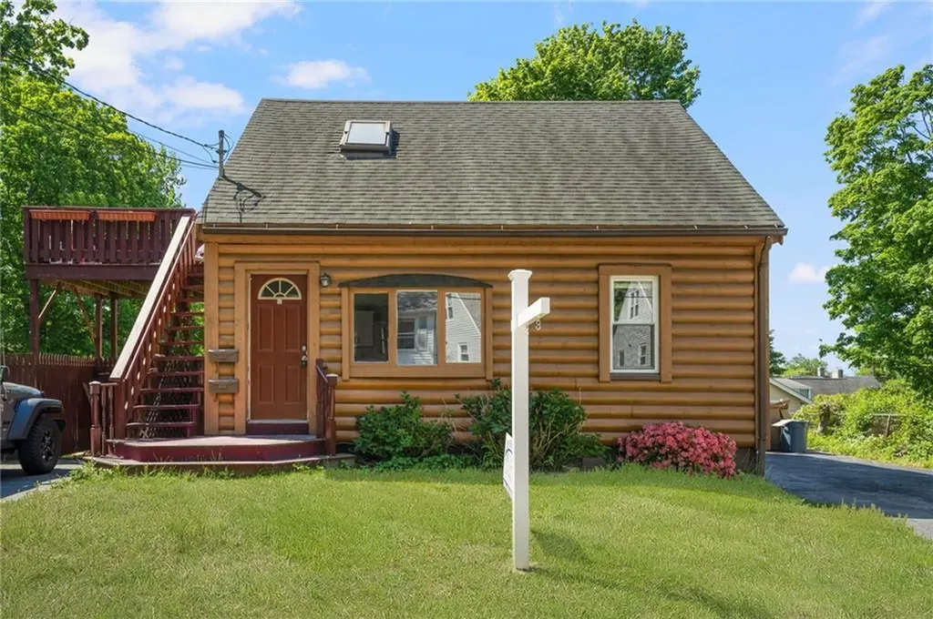 17 Padelford Avenue East Providence RI 02915