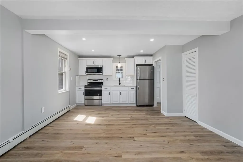 17 Padelford Avenue East Providence RI 02915