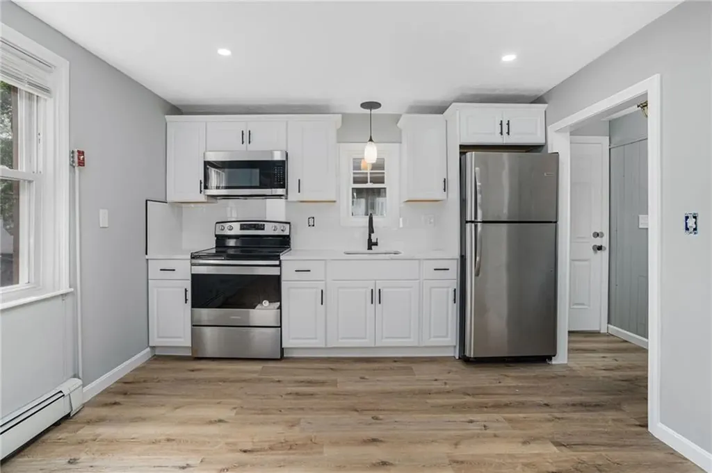 17 Padelford Avenue East Providence RI 02915