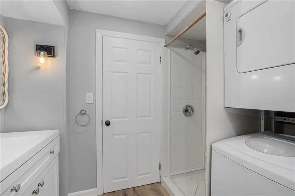 17 Padelford Avenue East Providence RI 02915