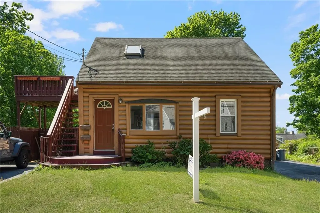 17 Padelford Avenue East Providence RI 02915